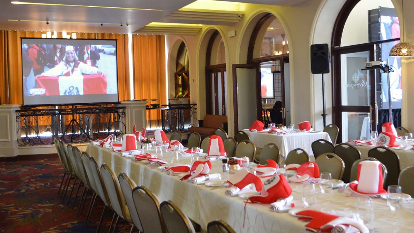 Alquiler de proyectores y ecrans para almuerzos