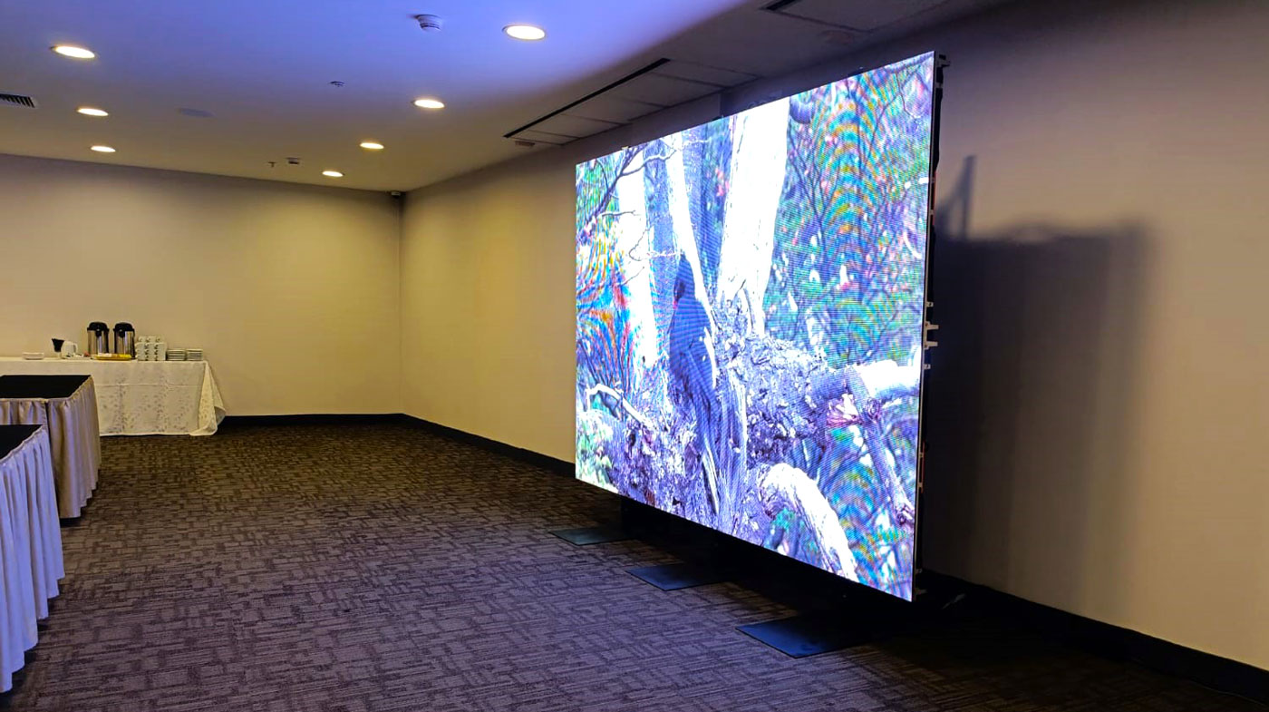 Alquiler de pantallas LED 3x2 mts para hoteles