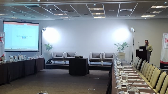 Alquiler de reflectores para evento en Lima