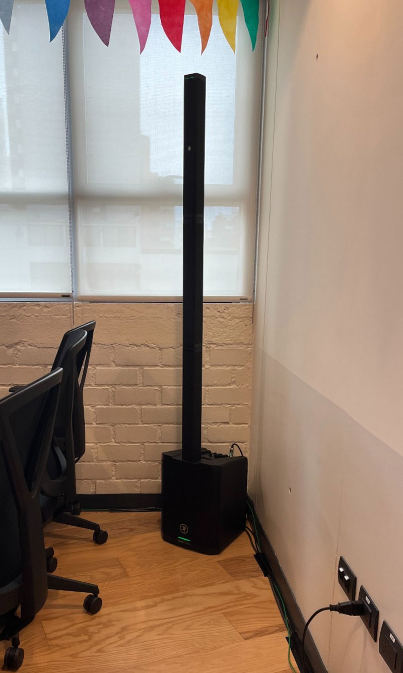 Alquiler de parlantes mackie en Lima